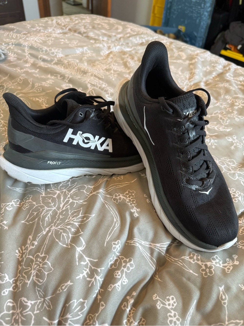 Hoka Men's Black and White Athletic Running Shoes